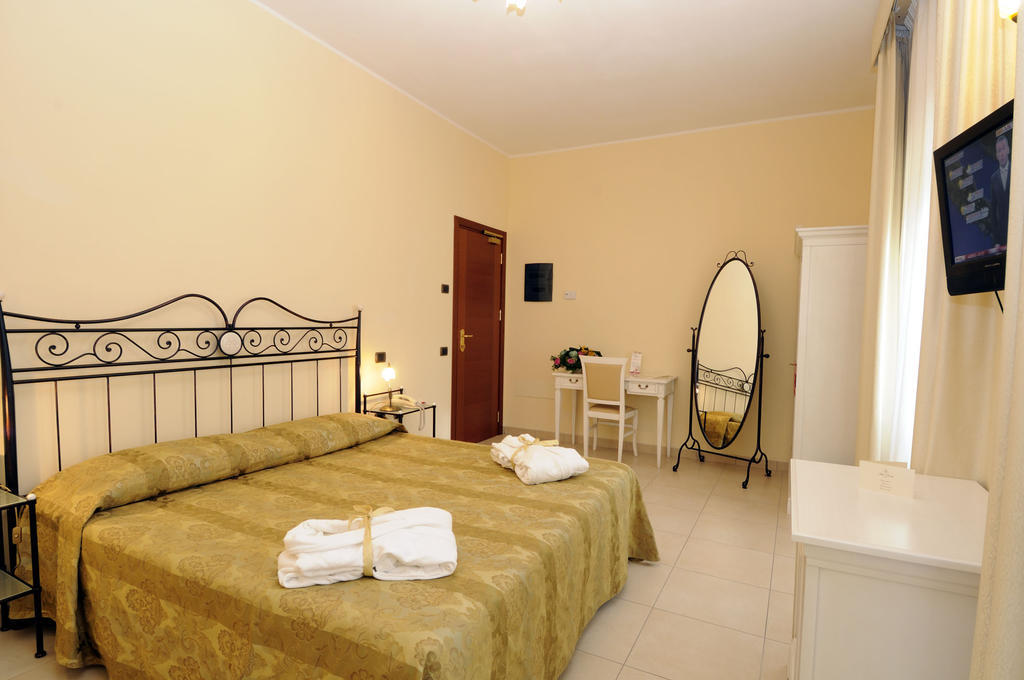 Hotel Villa Fiorita Giulianova Δωμάτιο φωτογραφία